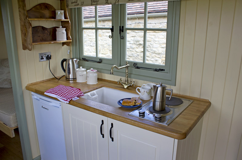 Shepherd Hut - The Ashton